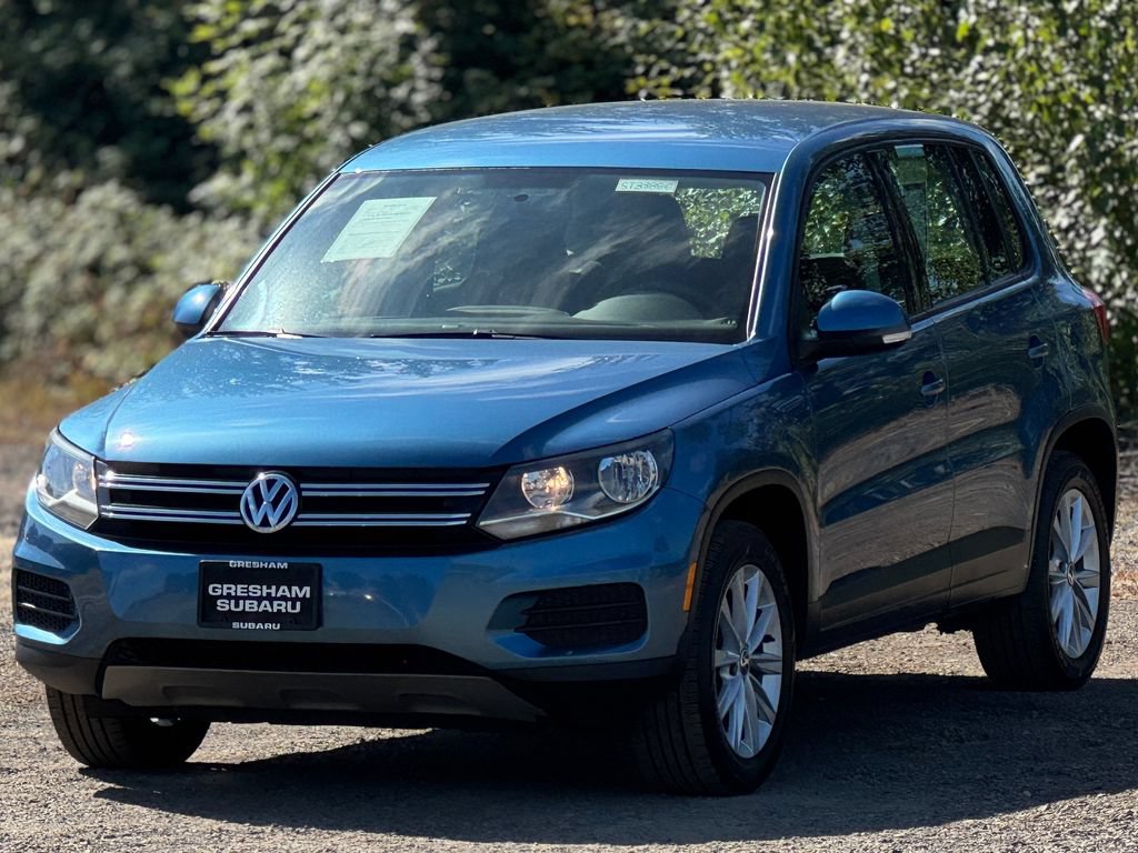Used 2017 Volkswagen Tiguan Limited w/ Alloy Wheels Package AWD/4WD image 3
