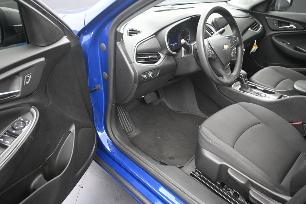 Used 2023 Chevrolet Malibu LS FWD image 10