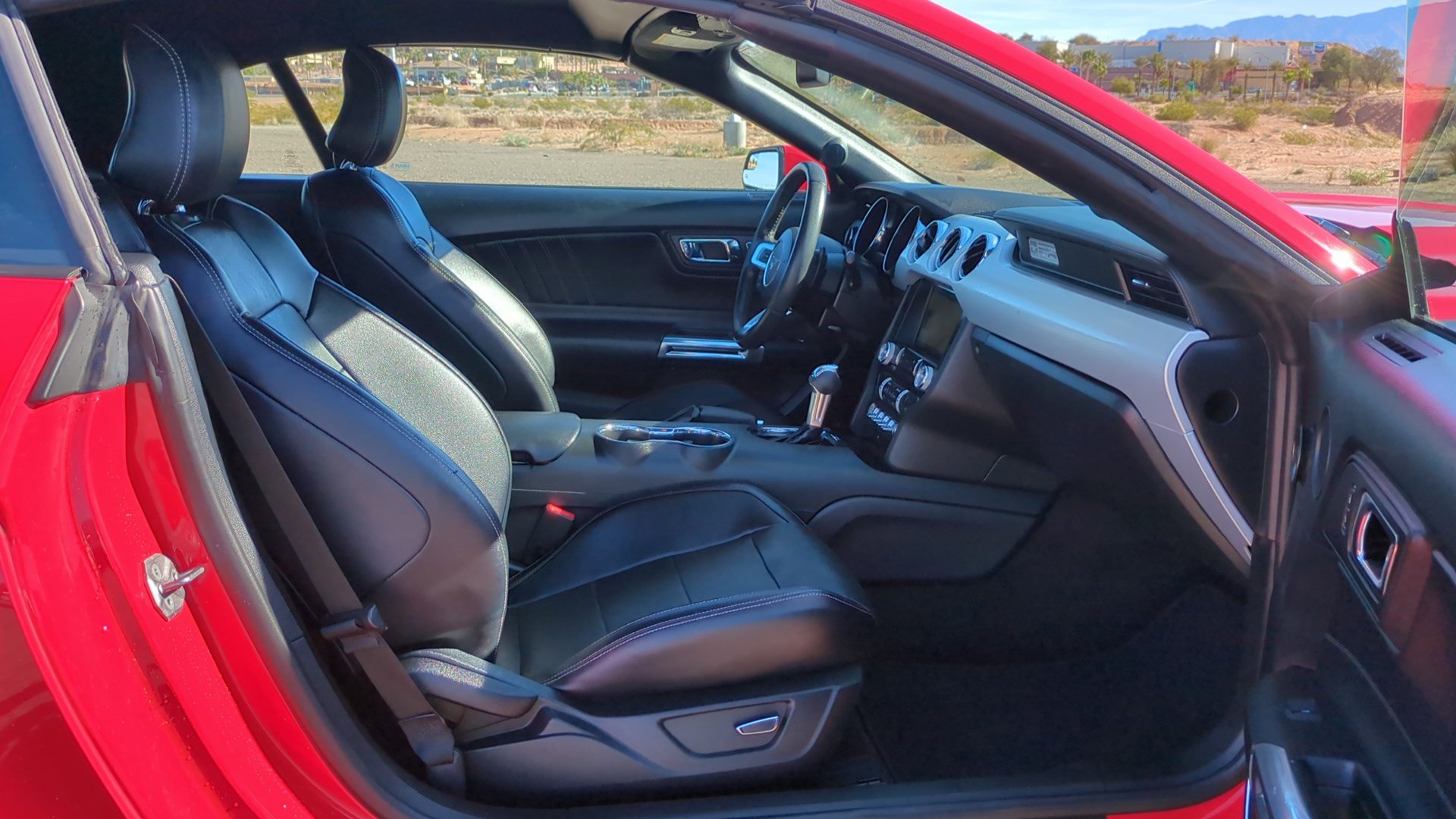 Used 2015 Ford Mustang Premium image 27