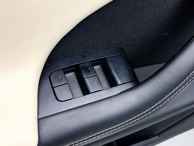 Used 2022 Tesla Model X Plaid image 21