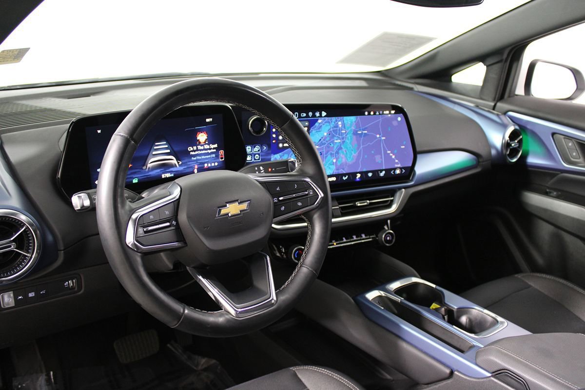 Used 2024 Chevrolet Equinox EV LT image 7