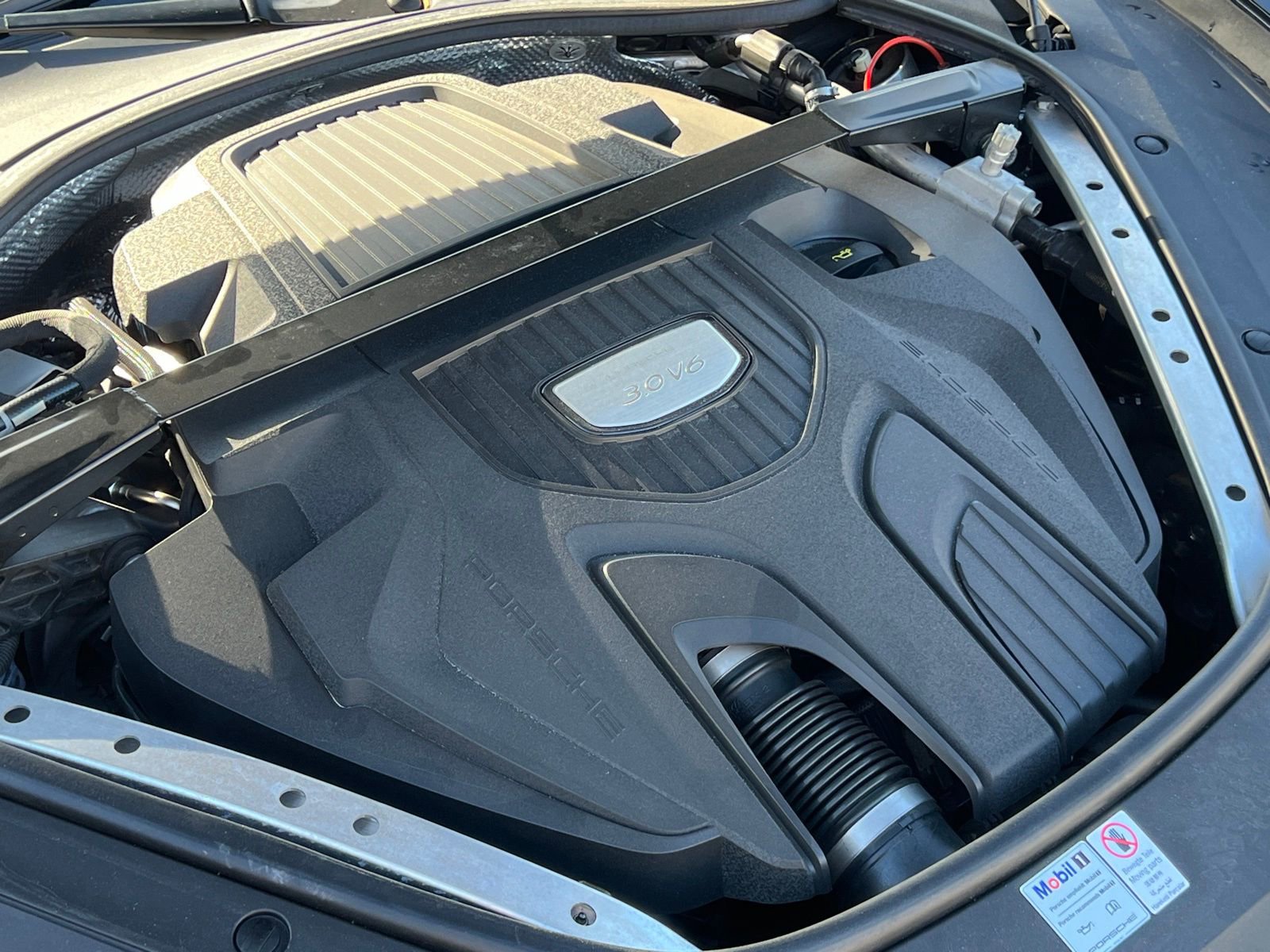 Certified 2020 Porsche Panamera Edition image 35