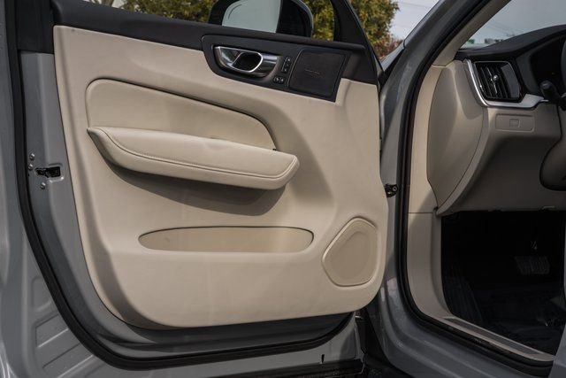 New 2026 Volvo XC60 B5 Ultra w/ Protection Package Premier image 38
