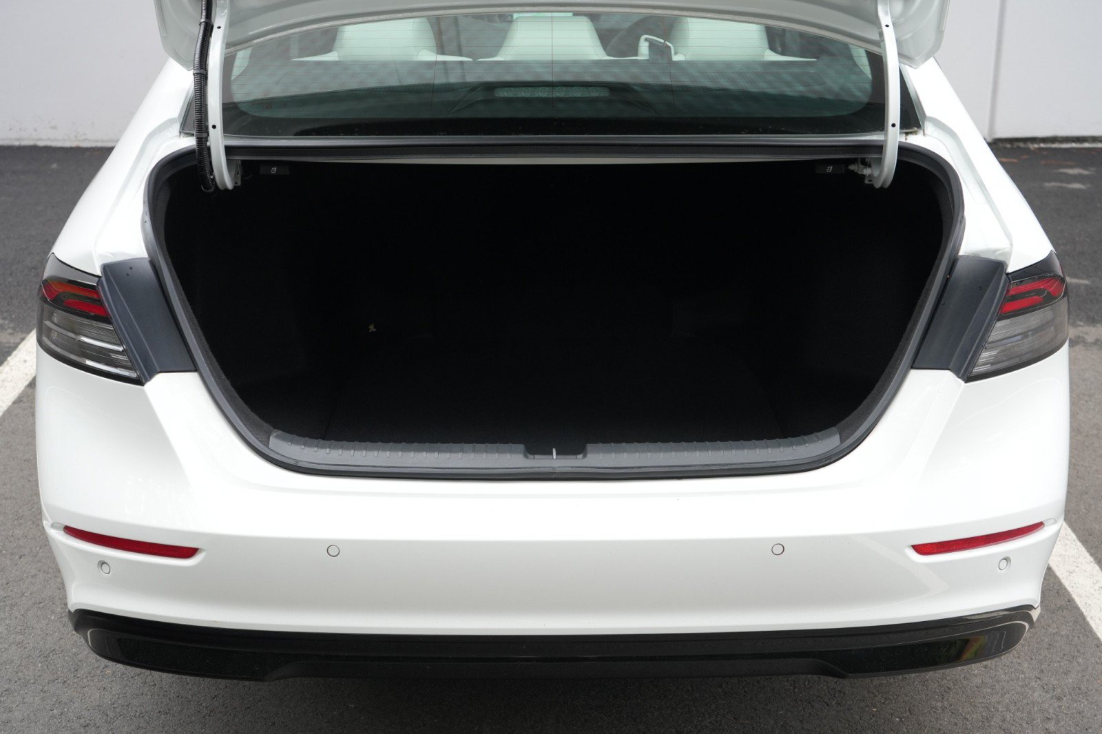 Used 2024 Honda Accord Touring image 9