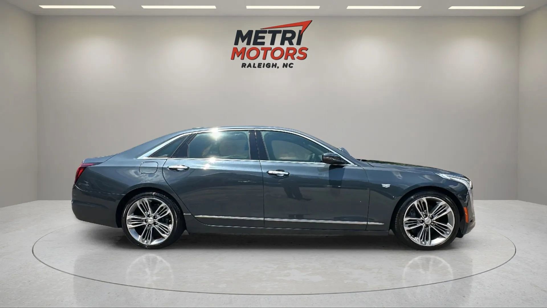 Used 2020 Cadillac CT6 Luxury image 2