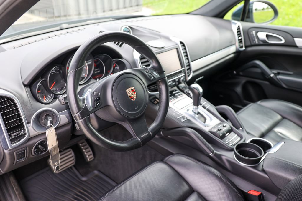 Used 2012 Porsche Cayenne S AWD/4WD image 4