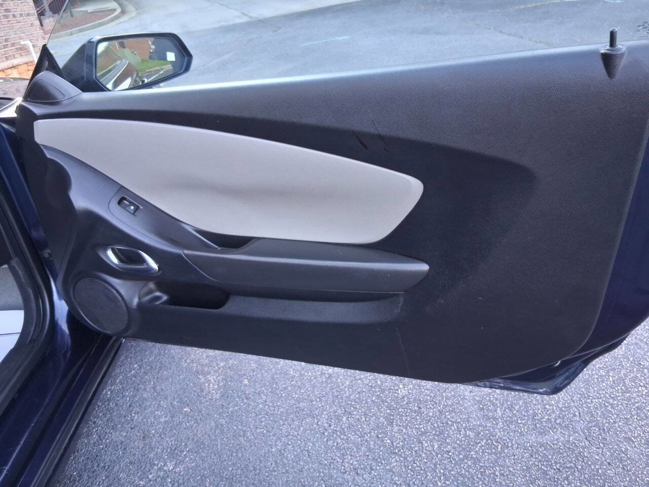 Used 2011 Chevrolet Camaro LS RWD image 15