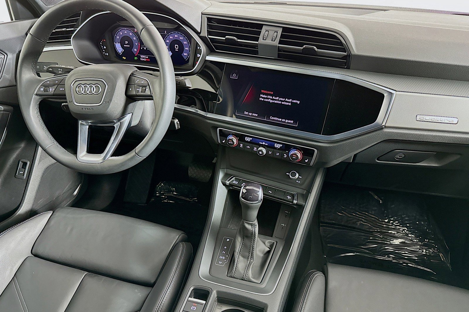 Used 2025 Audi Q3 2.0T Premium w/ Black Optic Sport Package image 6