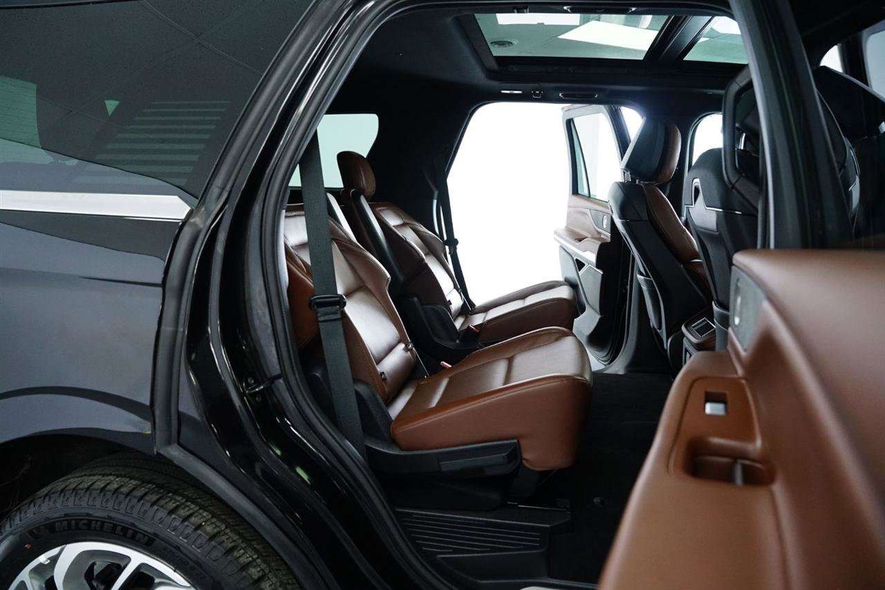 Used 2025 Lincoln Navigator Reserve image 30