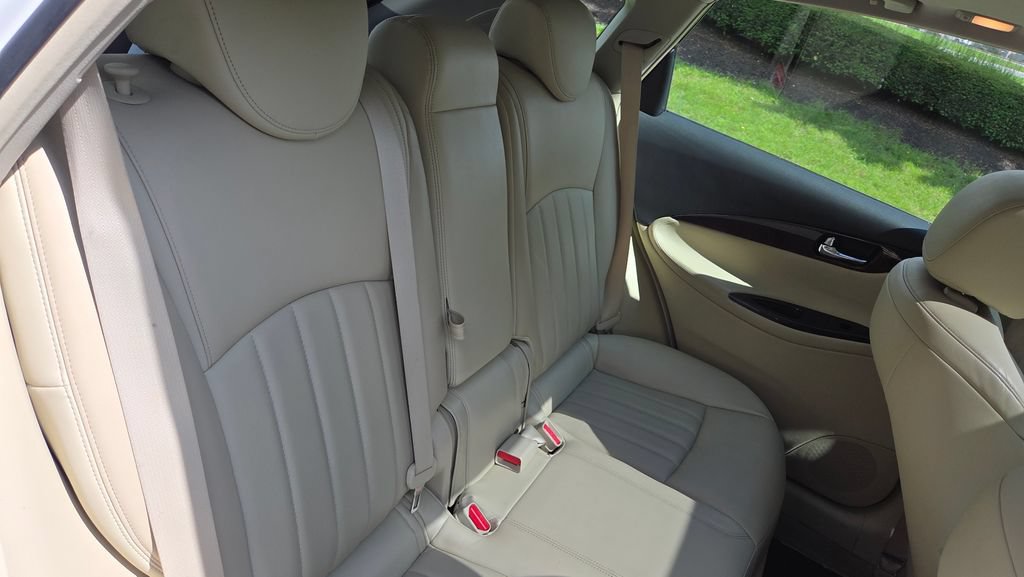 Used 2017 INFINITI QX50 AWD w/ Premium Package image 14
