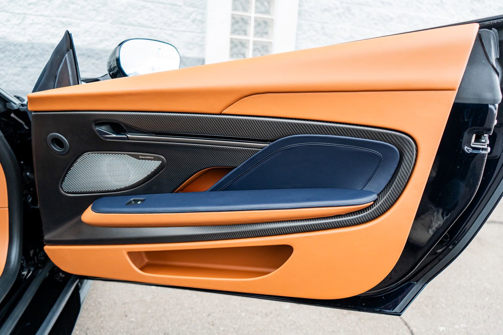 Used 2025 Aston Martin Vanquish image 39