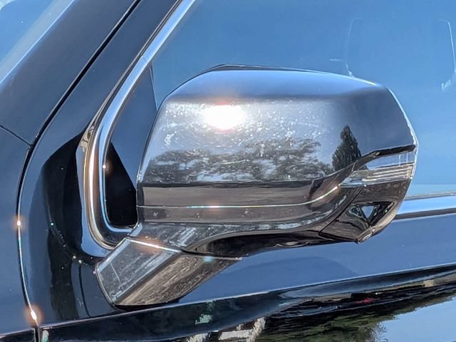 Used 2025 Cadillac Escalade Premium Luxury AWD/4WD image 10