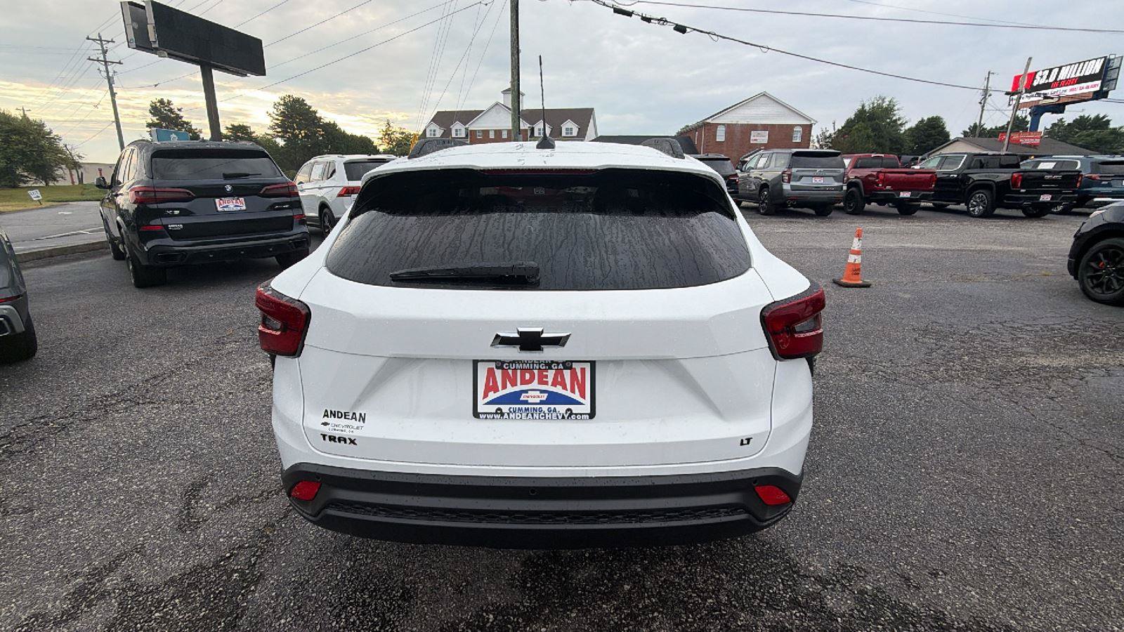 New 2026 Chevrolet Trax LT w/ Driver Confidence Package FWD image 9