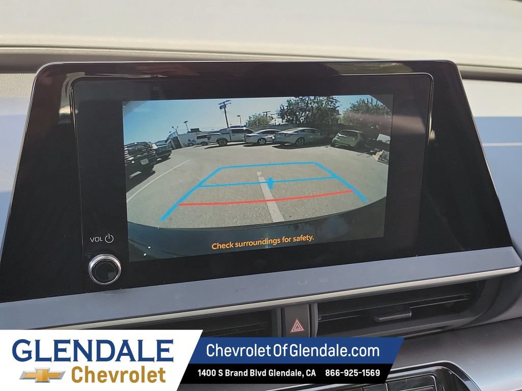 Used 2025 Toyota Prius LE AWD/4WD image 19