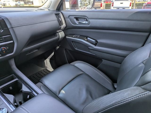 Used 2023 Nissan Pathfinder SL w/ SL Premium Package image 19