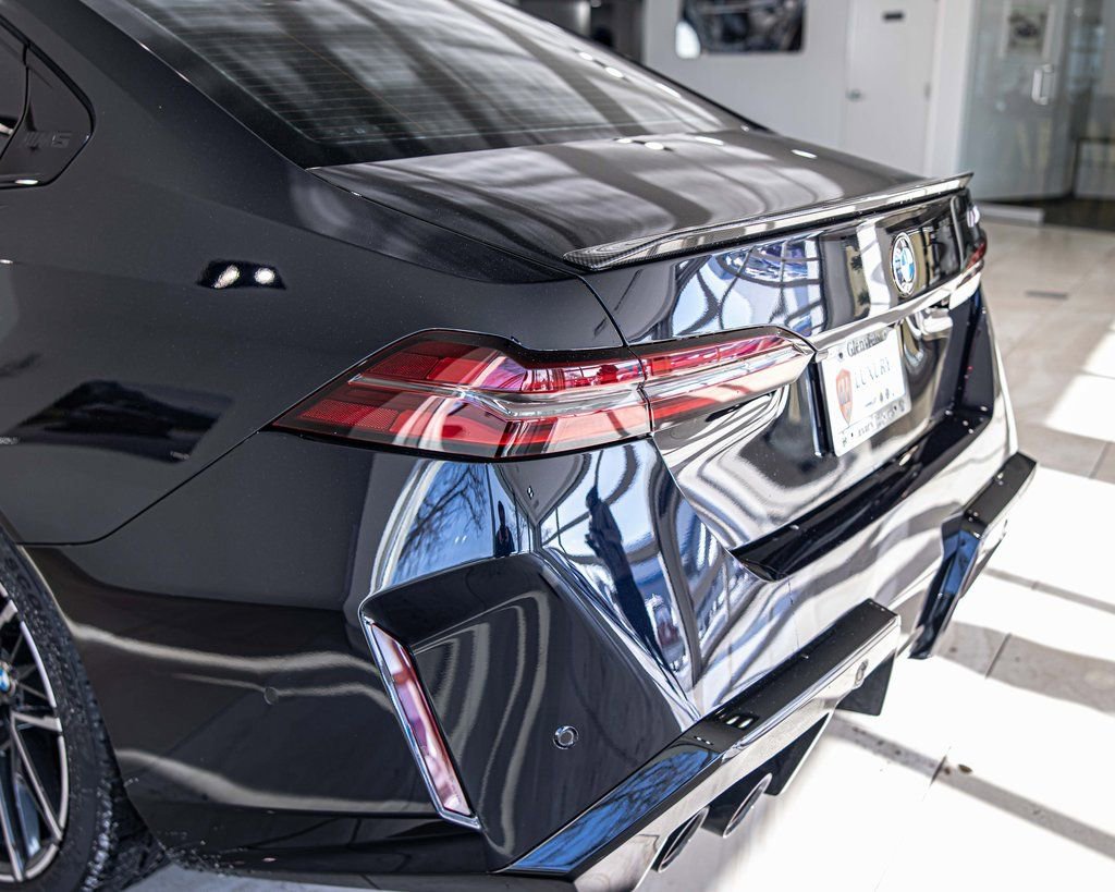 Used 2025 BMW M5 w/ Carbon Package image 14