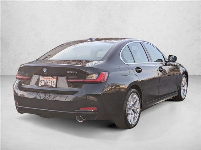 Used 2025 BMW 330i Sedan w/ Premium Package RWD image 2