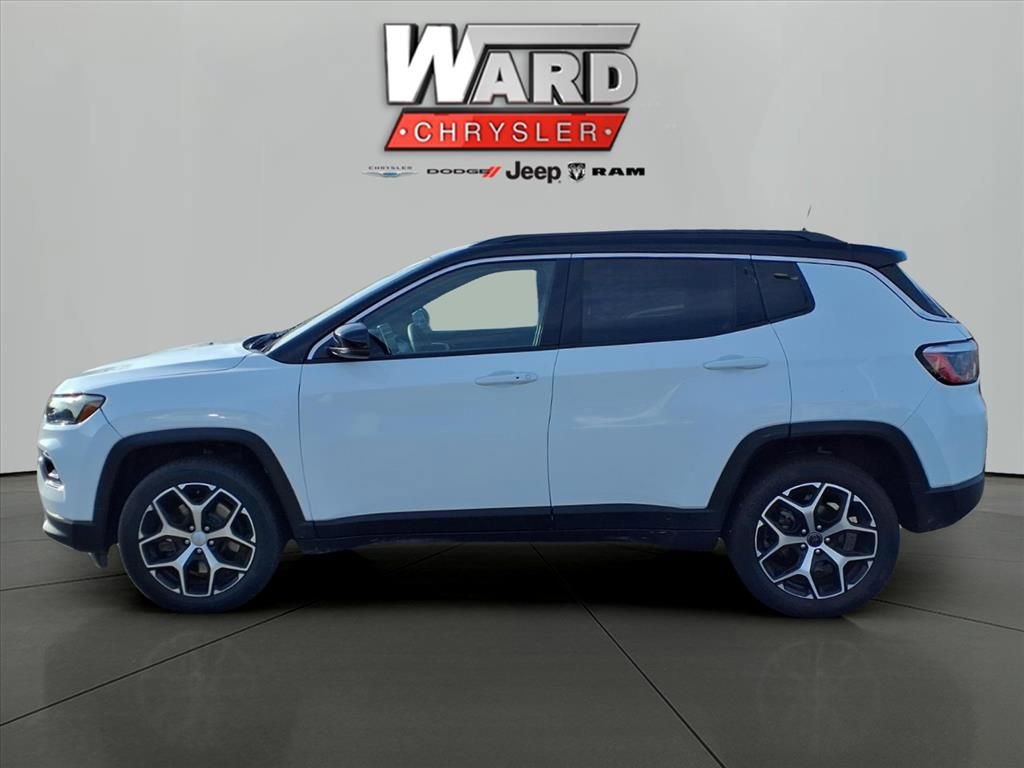 Used 2025 Jeep Compass Limited image 13