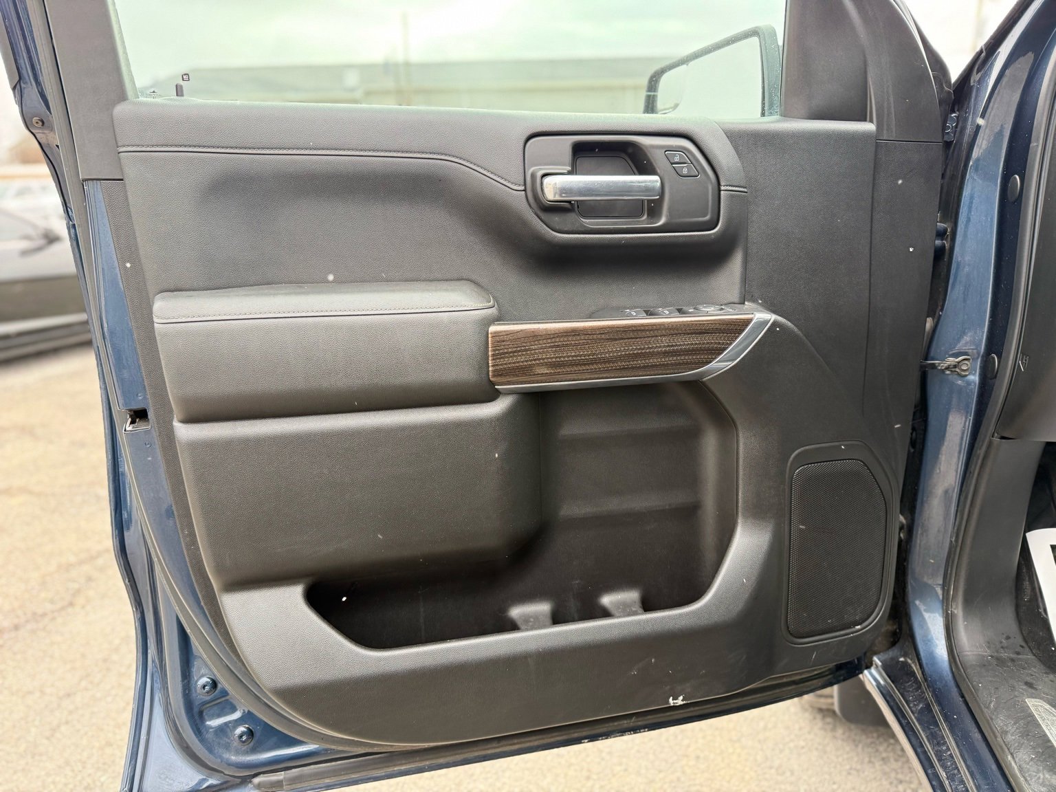 Used 2020 Chevrolet Silverado 1500 LT image 14