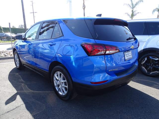 Used 2024 Chevrolet Equinox LS w/ LS Convenience Package FWD image 2