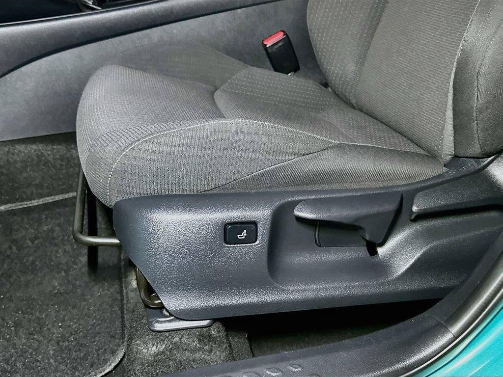 Used 2018 Toyota C-HR XLE FWD image 16