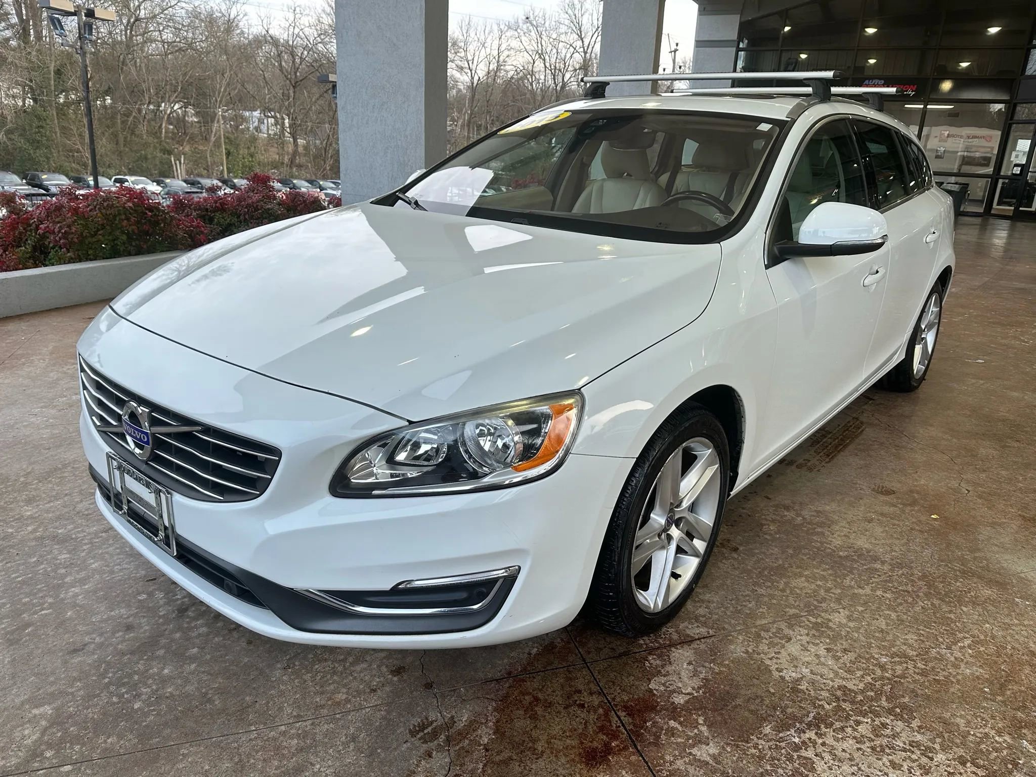 Used 2015 Volvo V60 T5 Premier FWD image 3