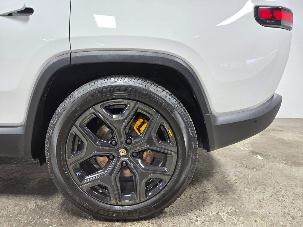 Used 2023 Rivian R1S Launch Edition image 62