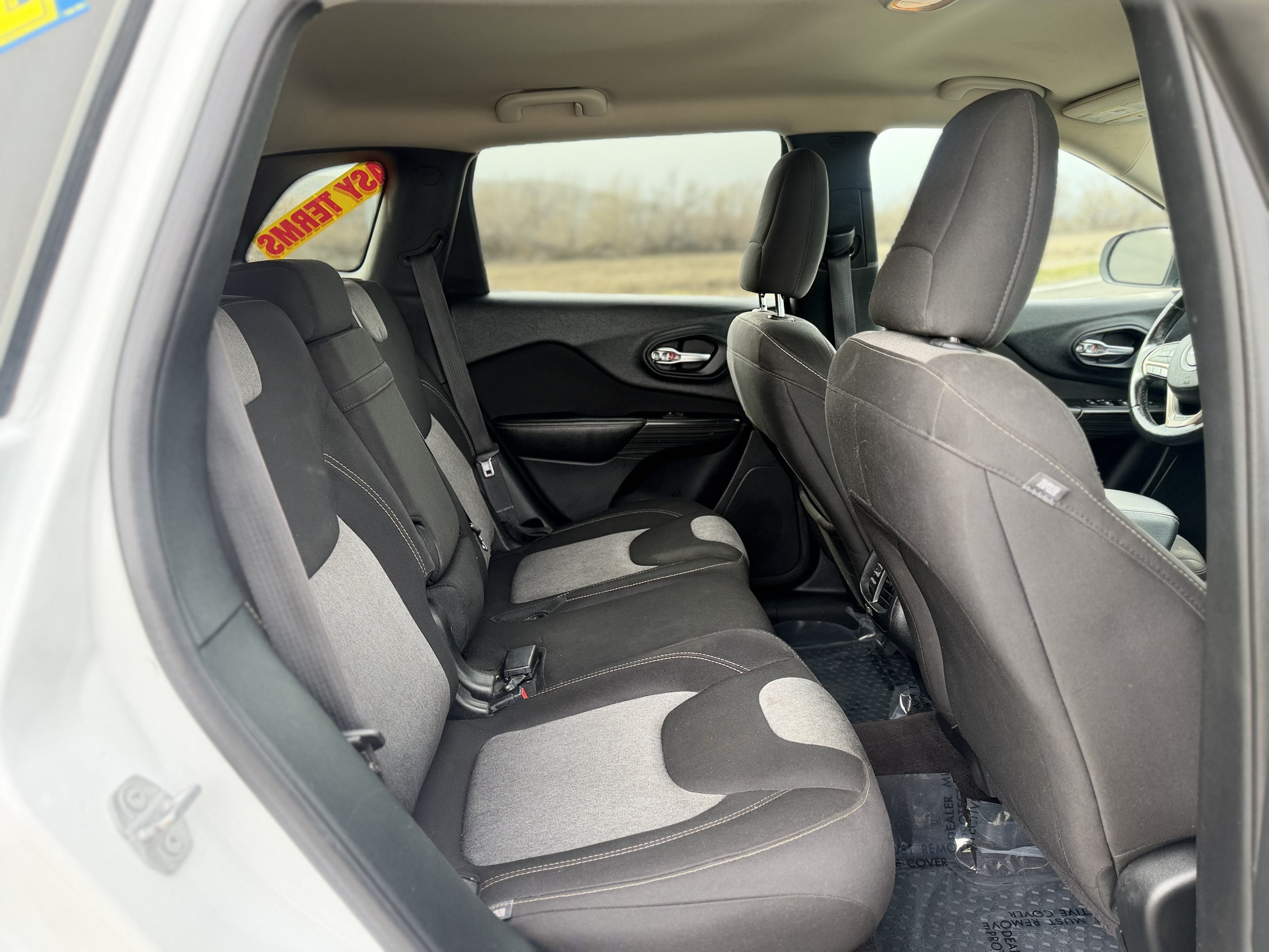 Used 2016 Jeep Cherokee Sport w/ Cold Weather Group AWD/4WD image 12