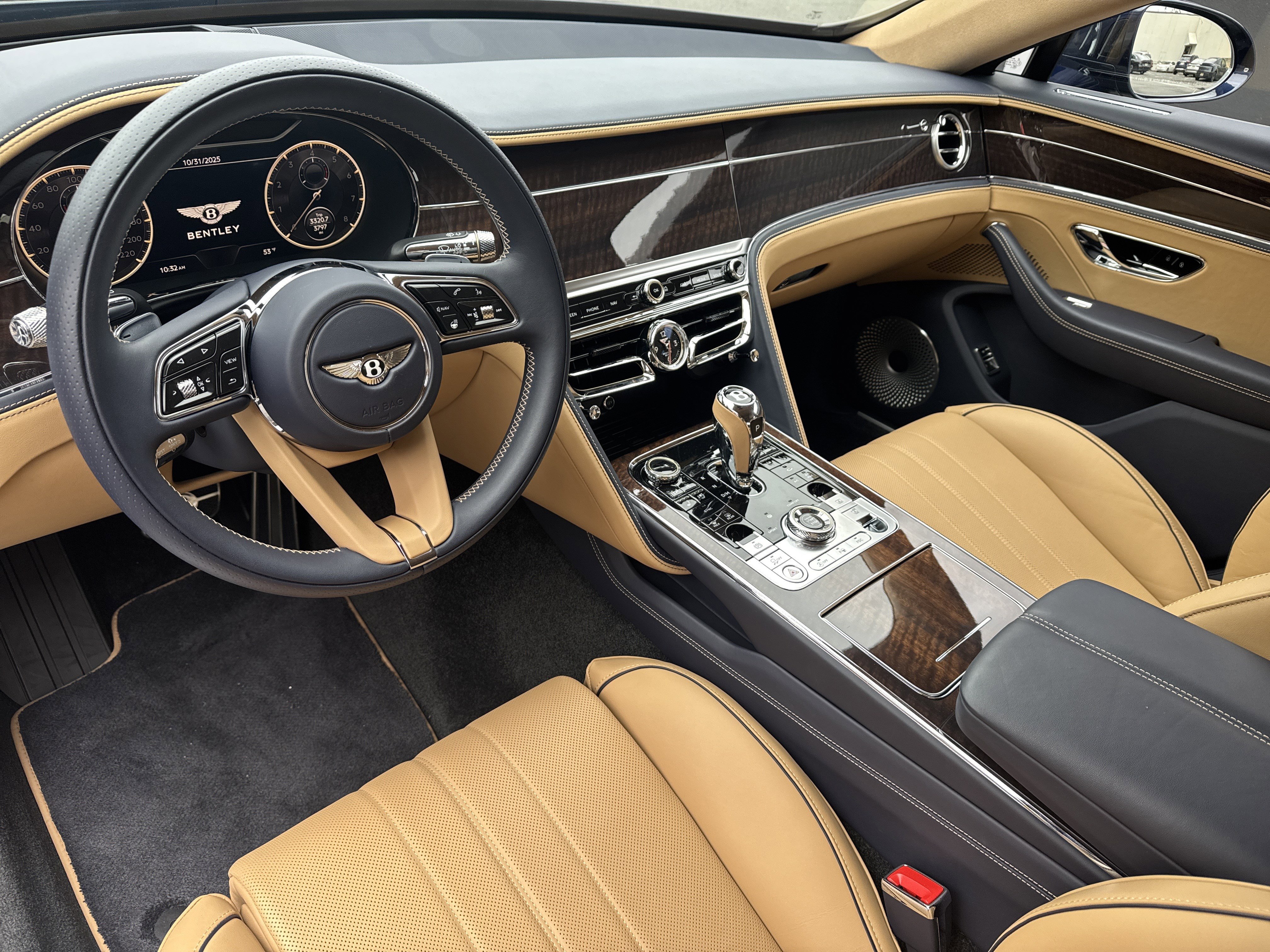 Used 2024 Bentley Flying Spur V8 image 15