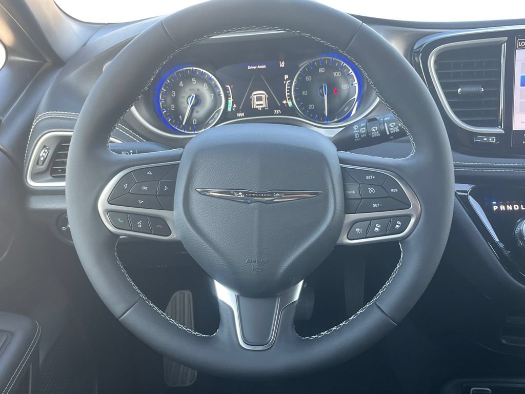 New 2026 Chrysler Pacifica Select FWD image 21