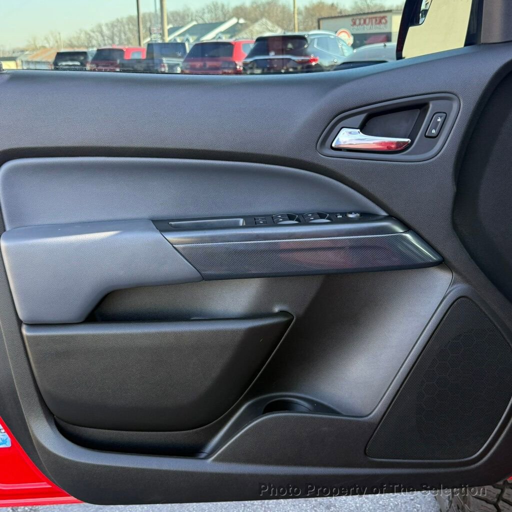 Used 2015 Chevrolet Colorado Z71 image 21