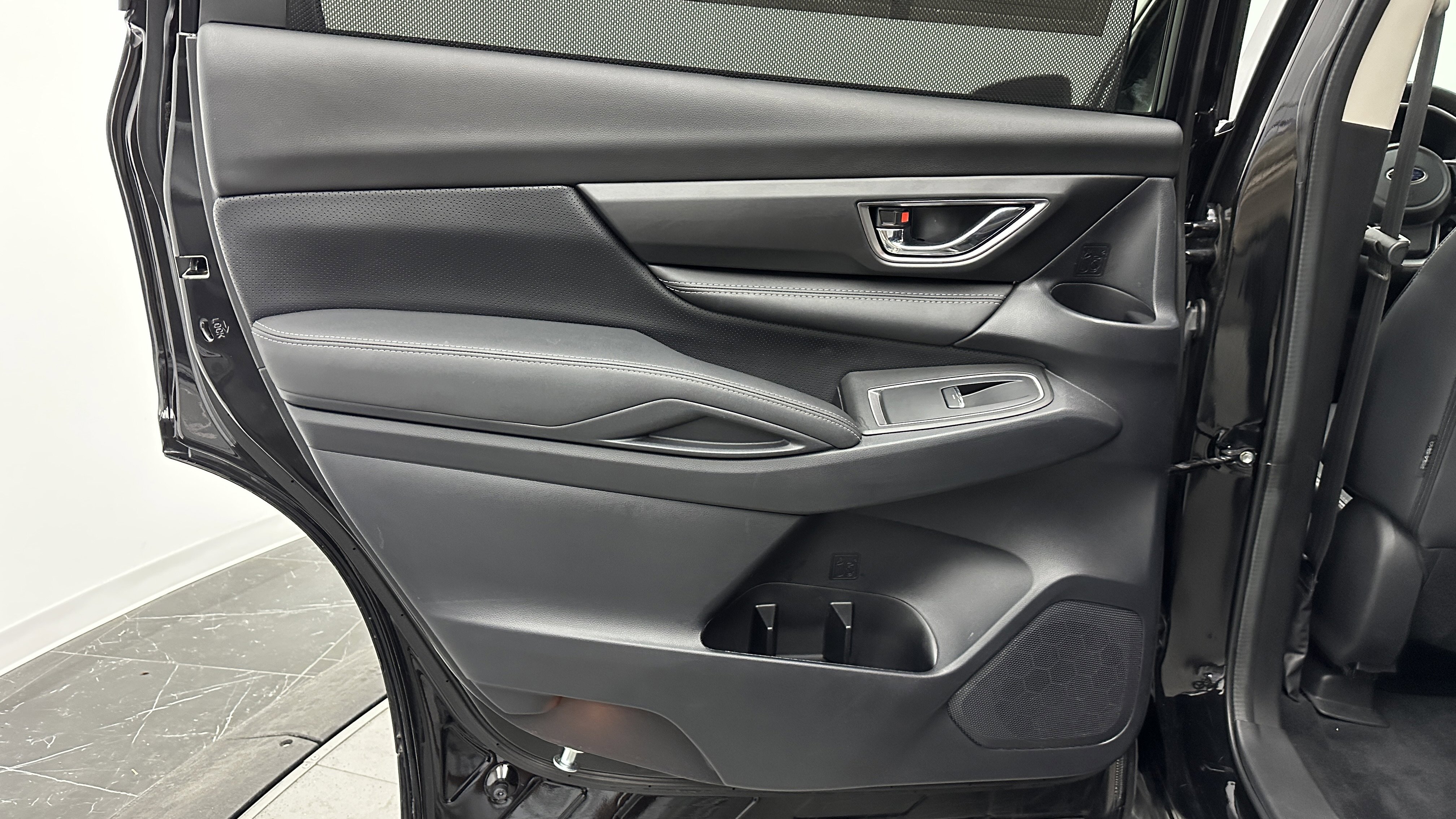 Used 2023 Subaru Ascent Limited image 32