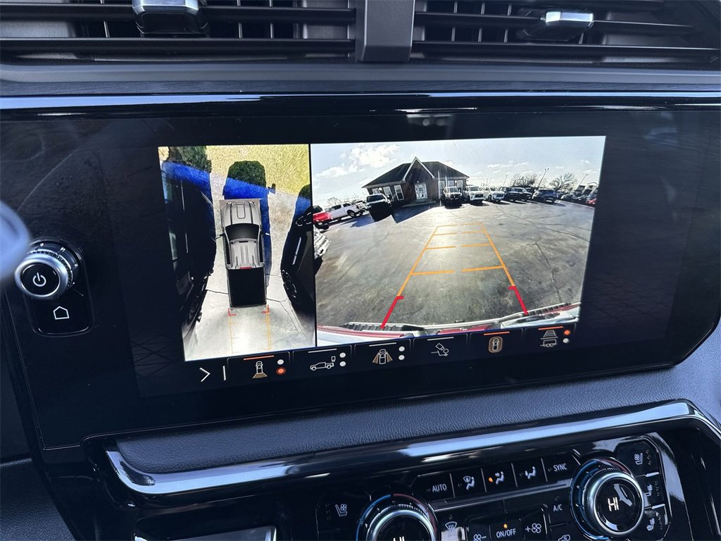 Used 2024 GMC Sierra 2500 AT4 image 17