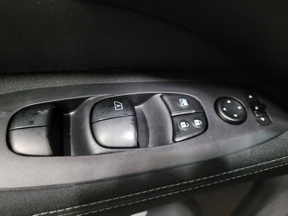 Used 2017 Nissan Pathfinder S FWD image 27
