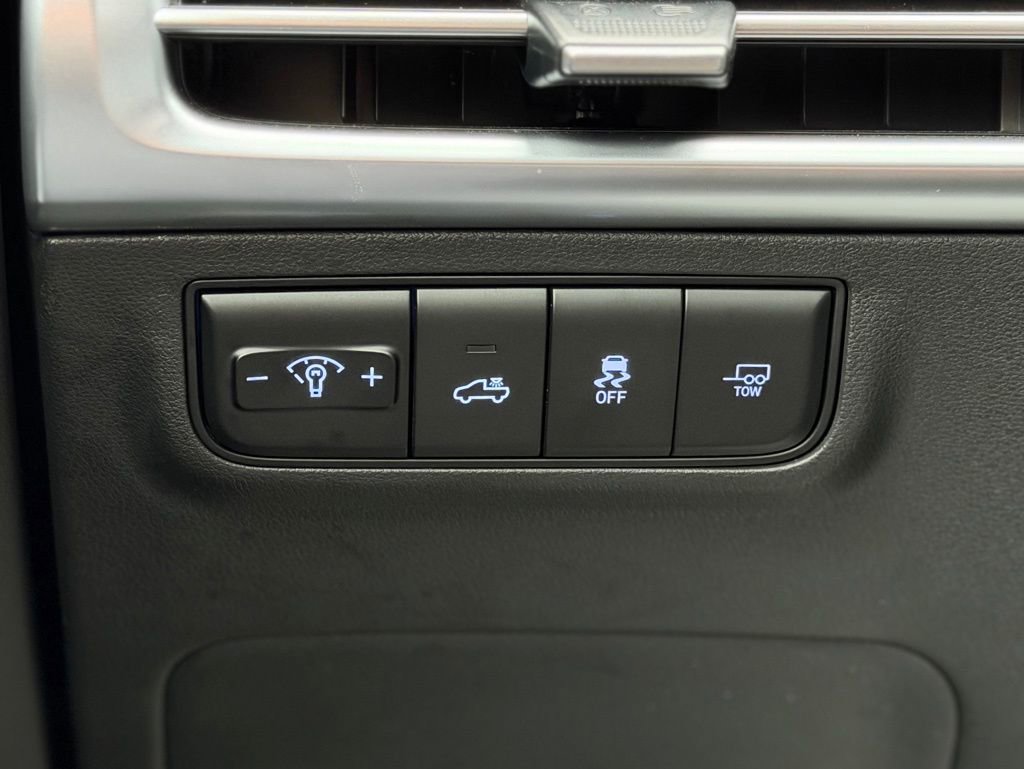 Used 2025 Hyundai Santa Cruz XRT image 28