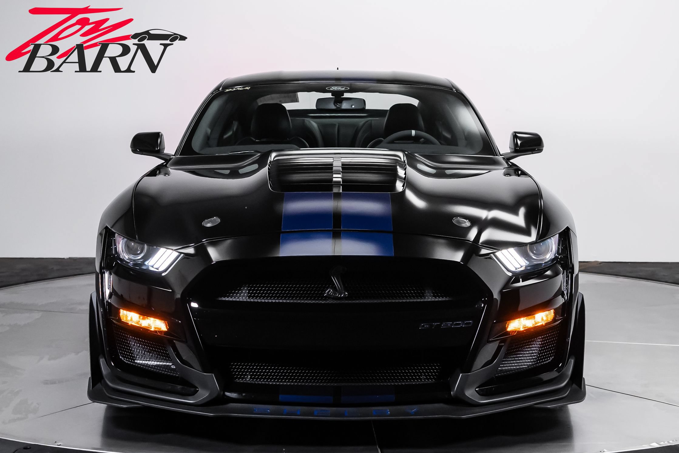 Used 2021 Ford Mustang Shelby GT500 w/ Technology Package RWD image 8