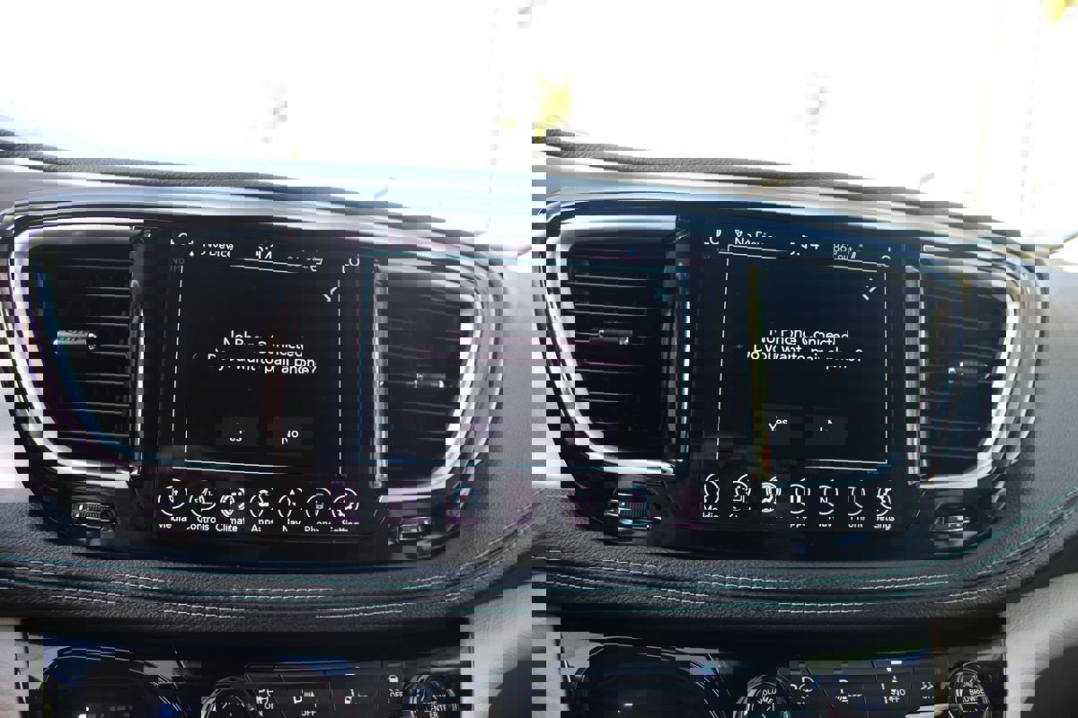 Used 2020 Chrysler Pacifica Limited w/ Advanced Safetytec Group image 31