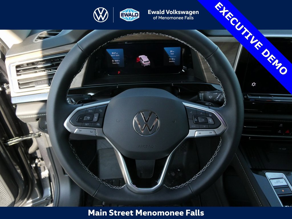 Certified 2025 Volkswagen Atlas SE image 4