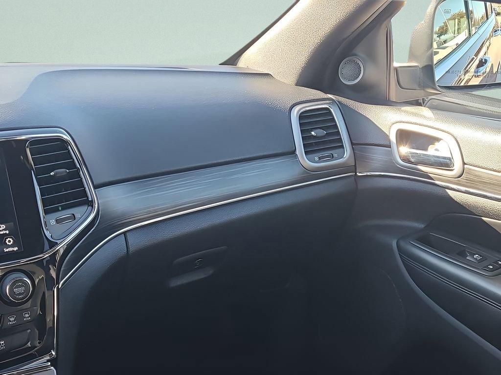 Used 2021 Jeep Grand Cherokee Limited w/ Luxury Group II image 23