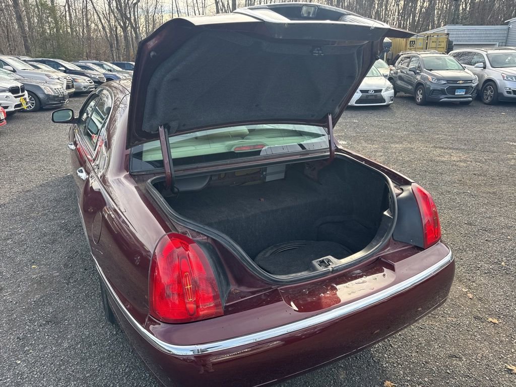 Used 2000 Lincoln Town Car Cartier image 43