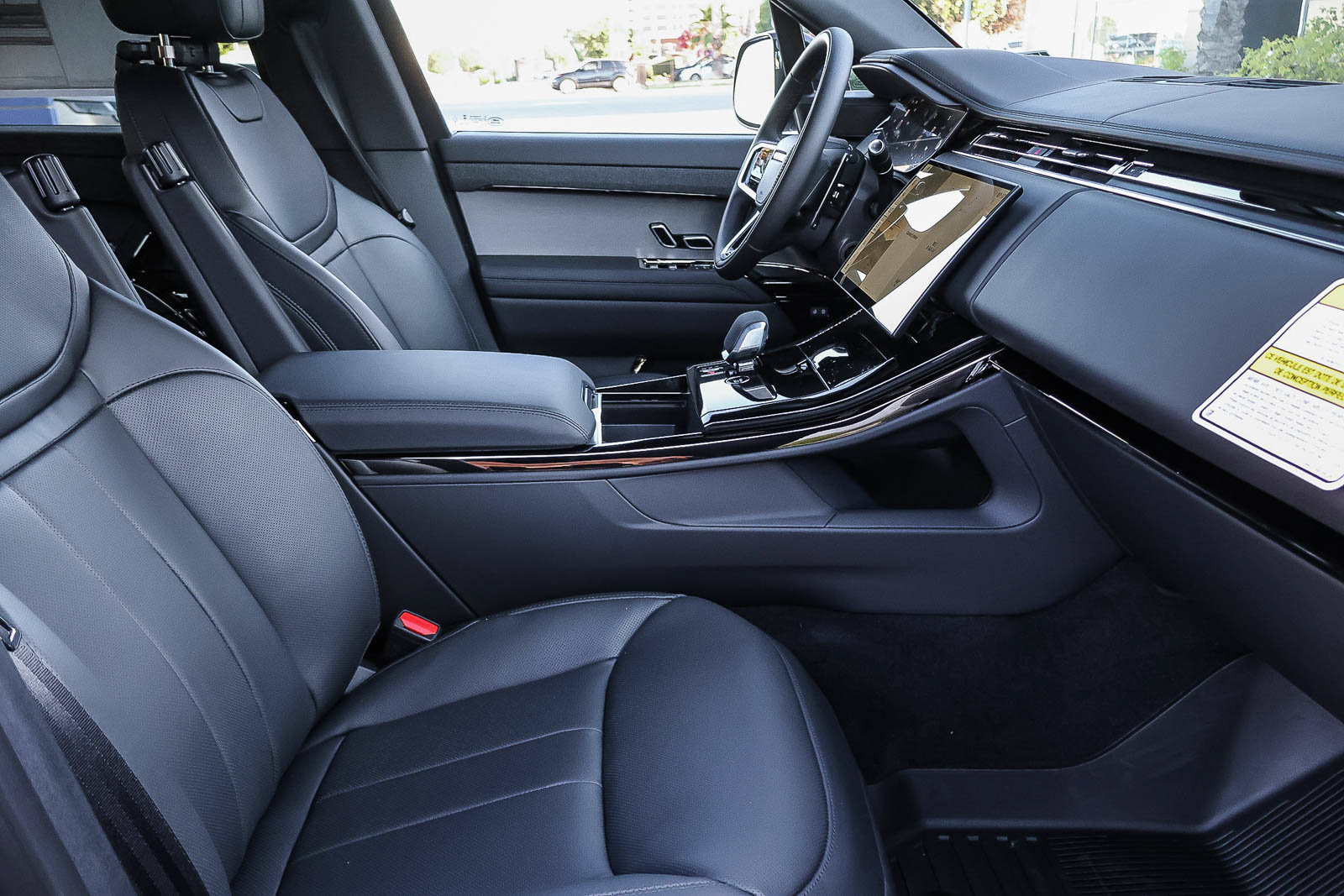 New 2026 Land Rover Range Rover Sport SE AWD/4WD image 17