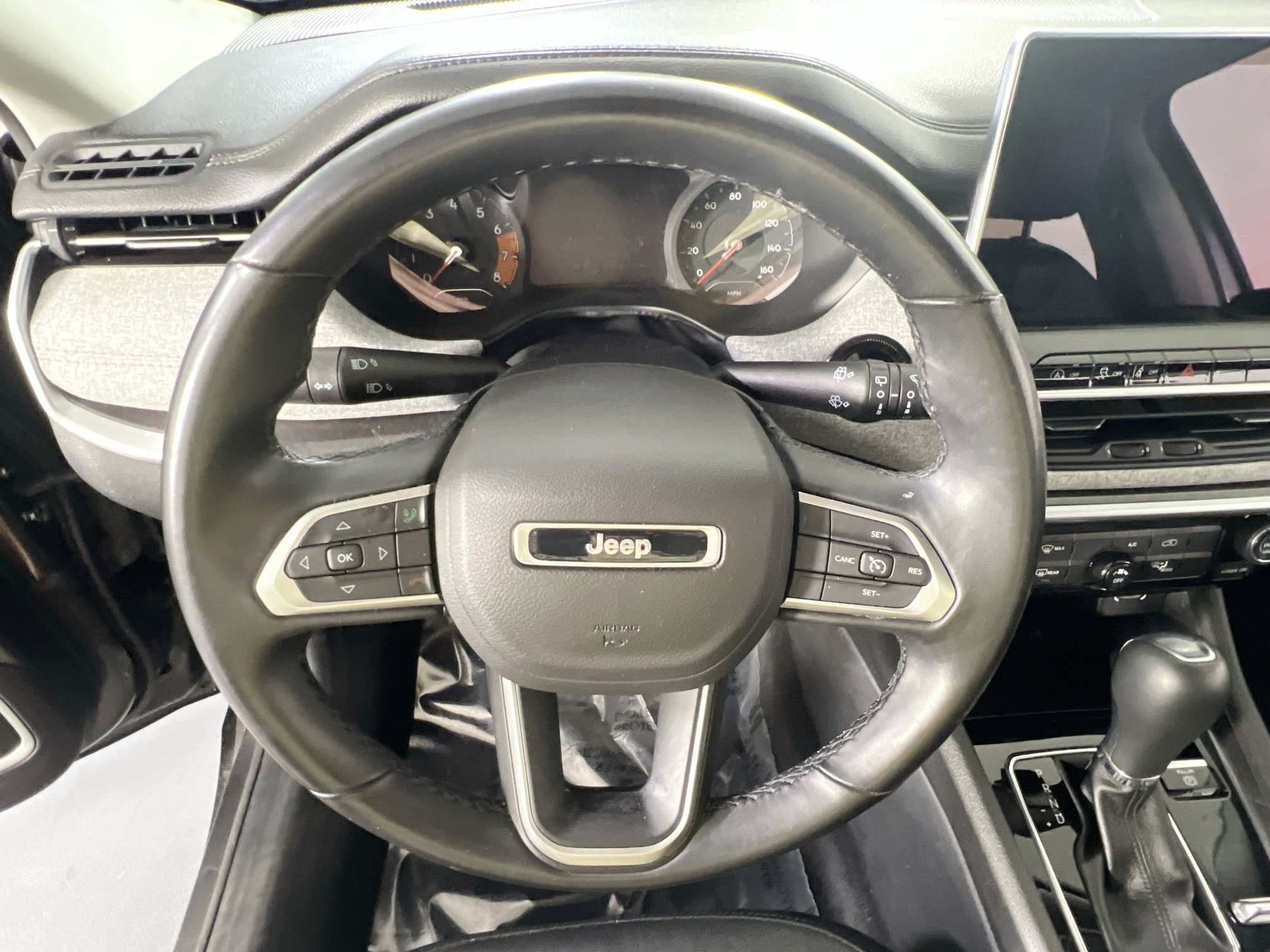 Used 2022 Jeep Compass Latitude AWD/4WD image 11