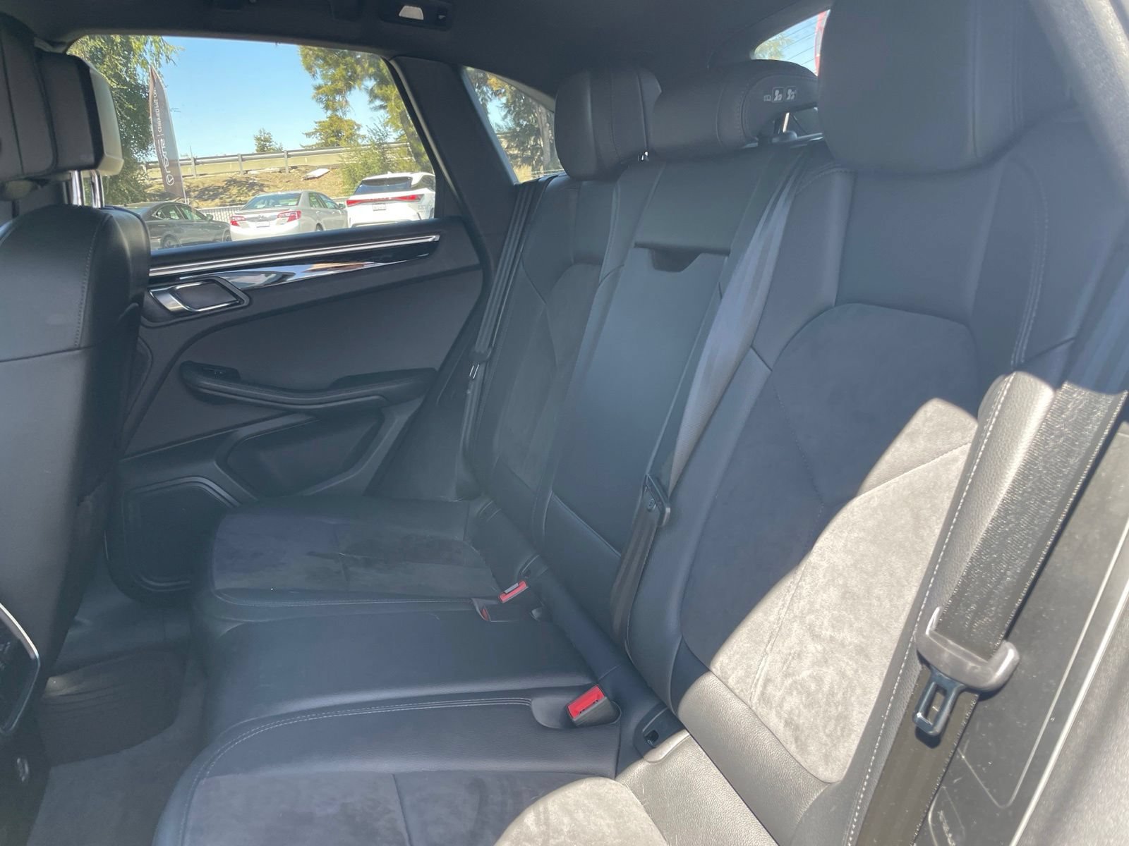 Used 2017 Porsche Macan AWD/4WD image 11