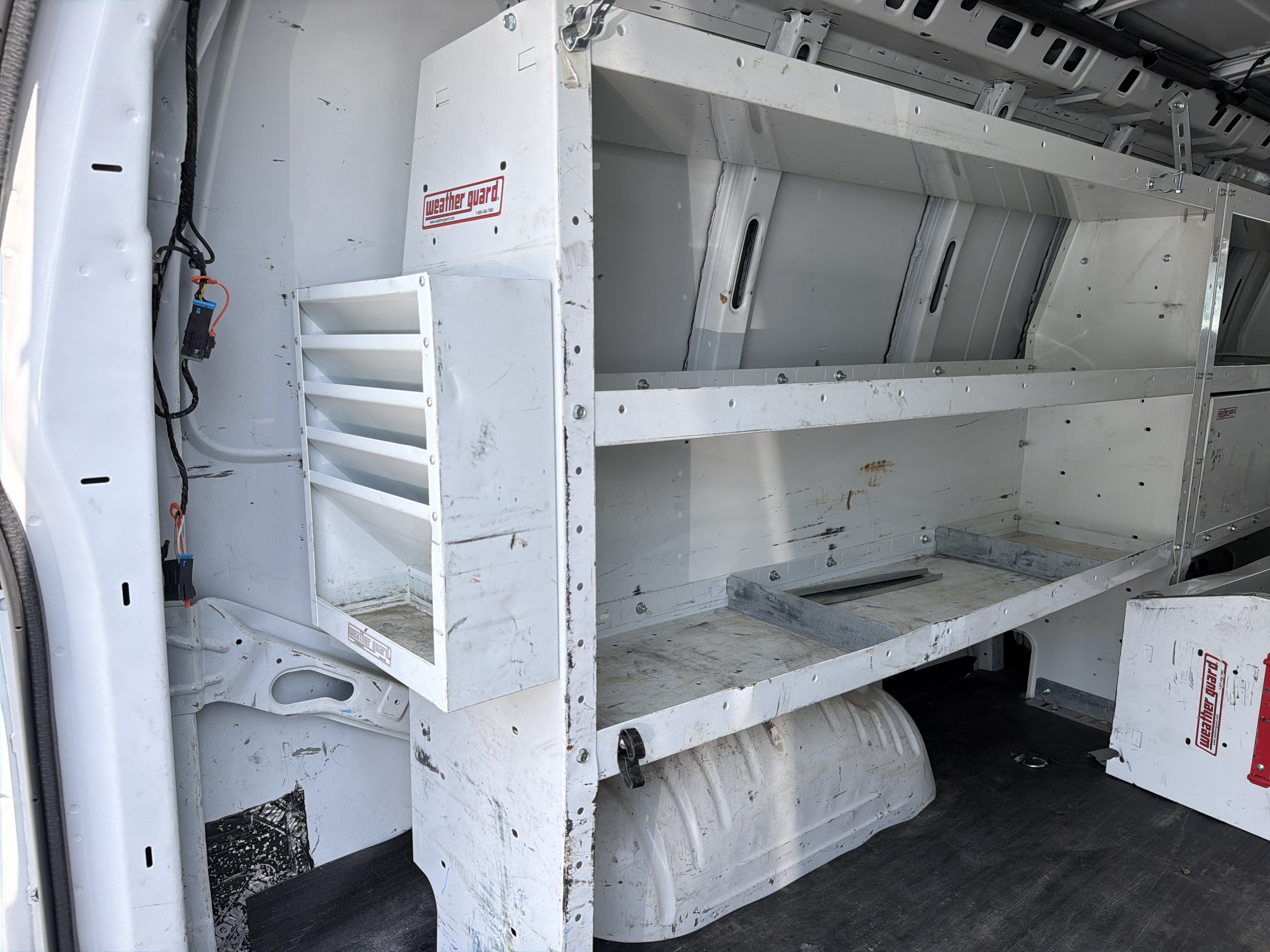 Used 2018 Chevrolet Express 2500 Extended RWD image 33