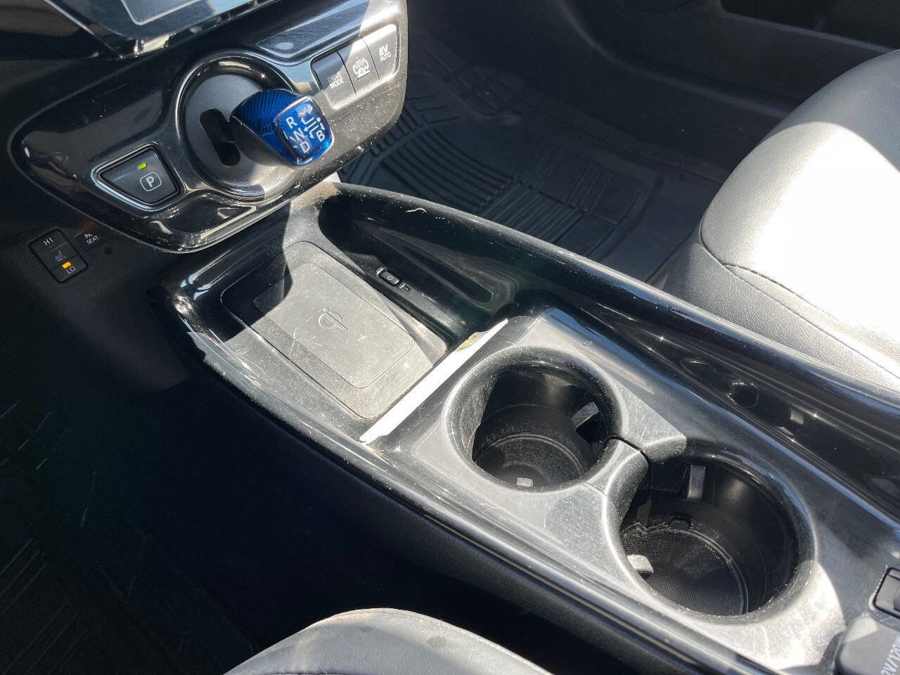 Used 2017 Toyota Prius Prime Premium w/ Carpet Mat Package image 16