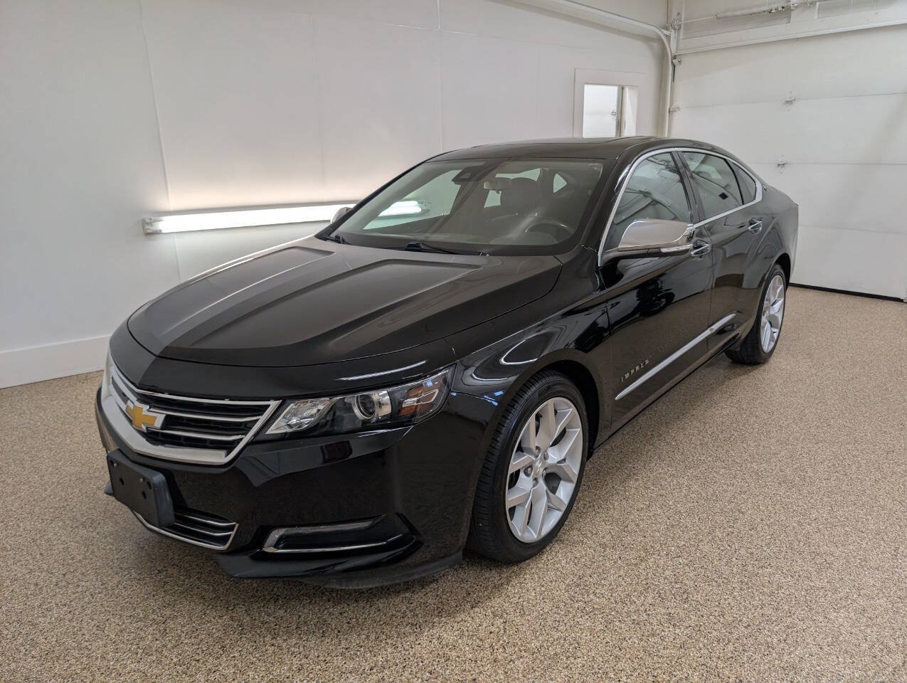 Used 2014 Chevrolet Impala LTZ FWD image 2