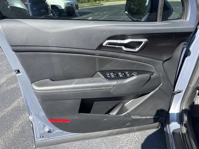 Certified 2025 Kia Sportage EX w/ Premium Package FWD image 8