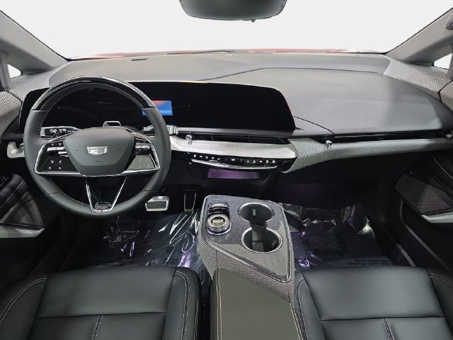 New 2027 Cadillac Optiq Luxury w/ LPO, Floor Liner Package AWD/4WD image 9