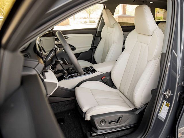 Certified 2025 Audi Q6 e-tron Premium Plus w/ Premium Plus RWD image 12