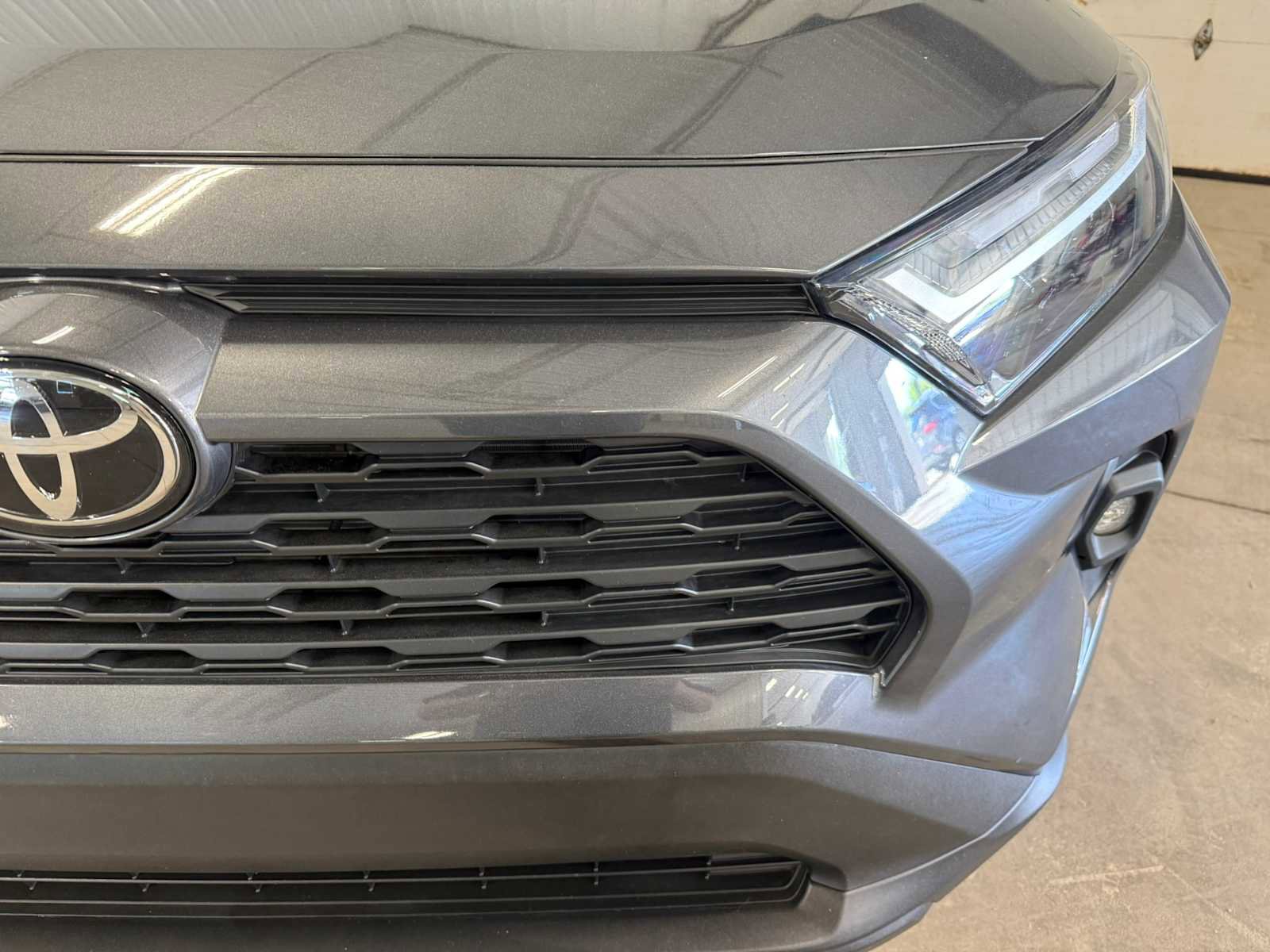 Certified 2023 Toyota RAV4 XLE Premium AWD/4WD image 5